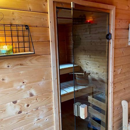 Modernes Holzhaus Im Skandinavischen Stil Mit Sauna, Garten Und 2 Katzen Norderstedt Eksteriør billede