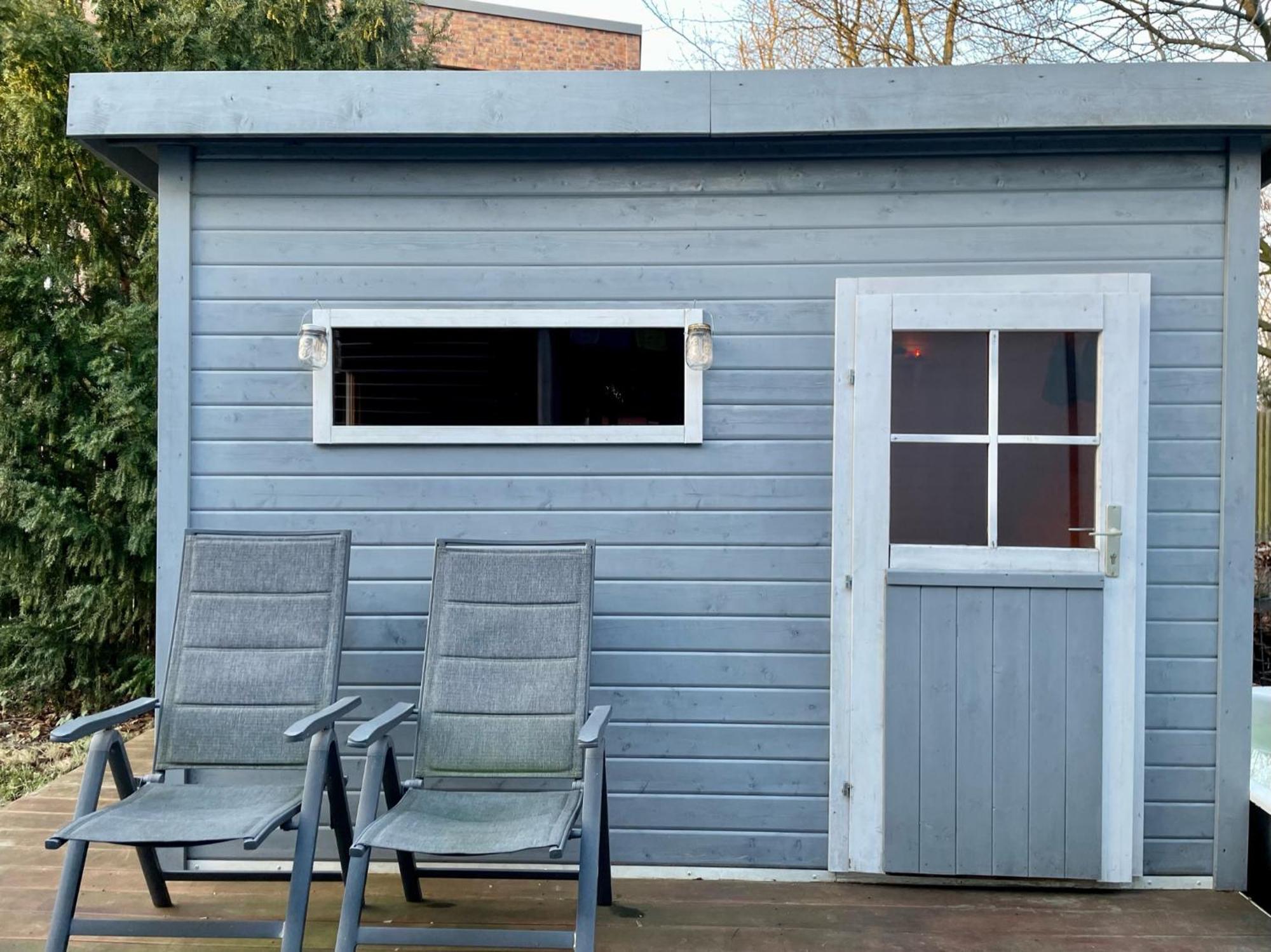 Modernes Holzhaus Im Skandinavischen Stil Mit Sauna, Garten Und 2 Katzen Norderstedt Eksteriør billede