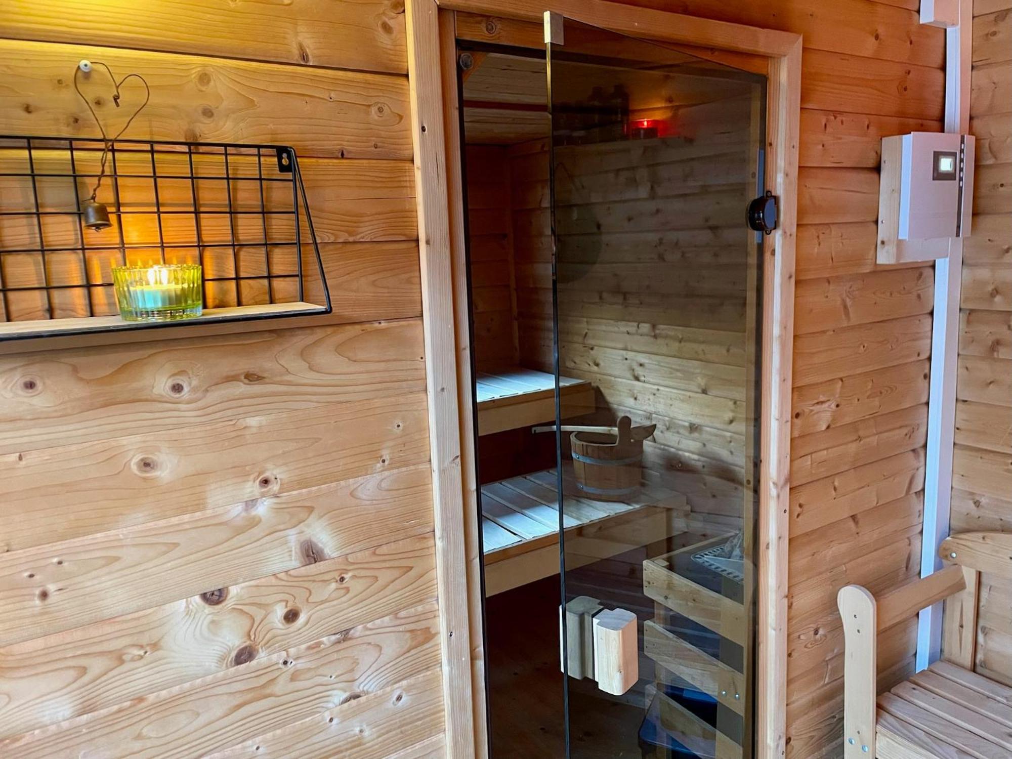 Modernes Holzhaus Im Skandinavischen Stil Mit Sauna, Garten Und 2 Katzen Norderstedt Eksteriør billede