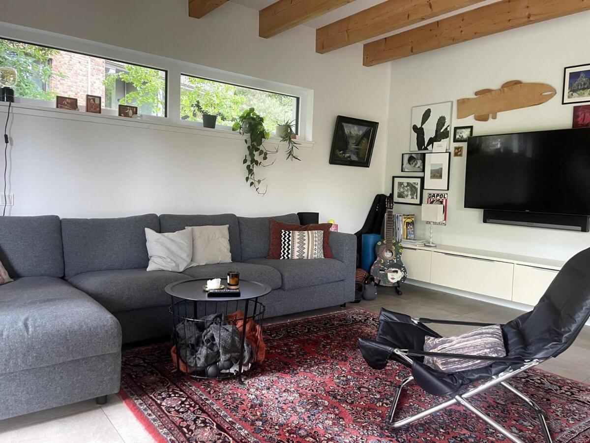 Modernes Holzhaus Im Skandinavischen Stil Mit Sauna, Garten Und 2 Katzen Norderstedt Eksteriør billede