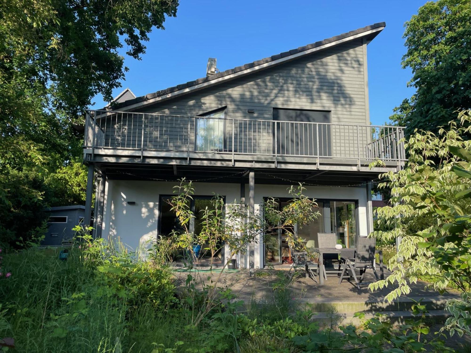 Modernes Holzhaus Im Skandinavischen Stil Mit Sauna, Garten Und 2 Katzen Norderstedt Eksteriør billede